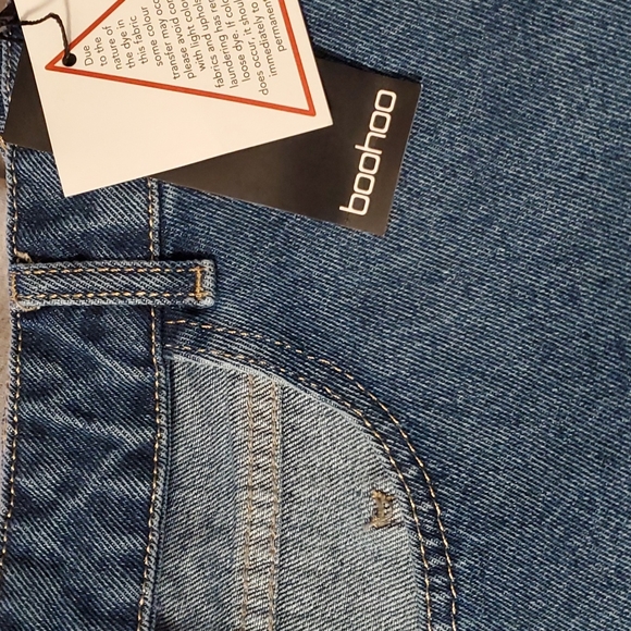 👖Boohoo Cut Out Denim shorts - Picture 5 of 10